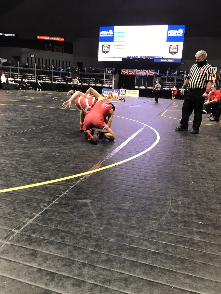 HollandWrestlin's tweet photo. John Gordon wins the second round and moves to the semi finals #AllSate https://t.co/d69VQms972