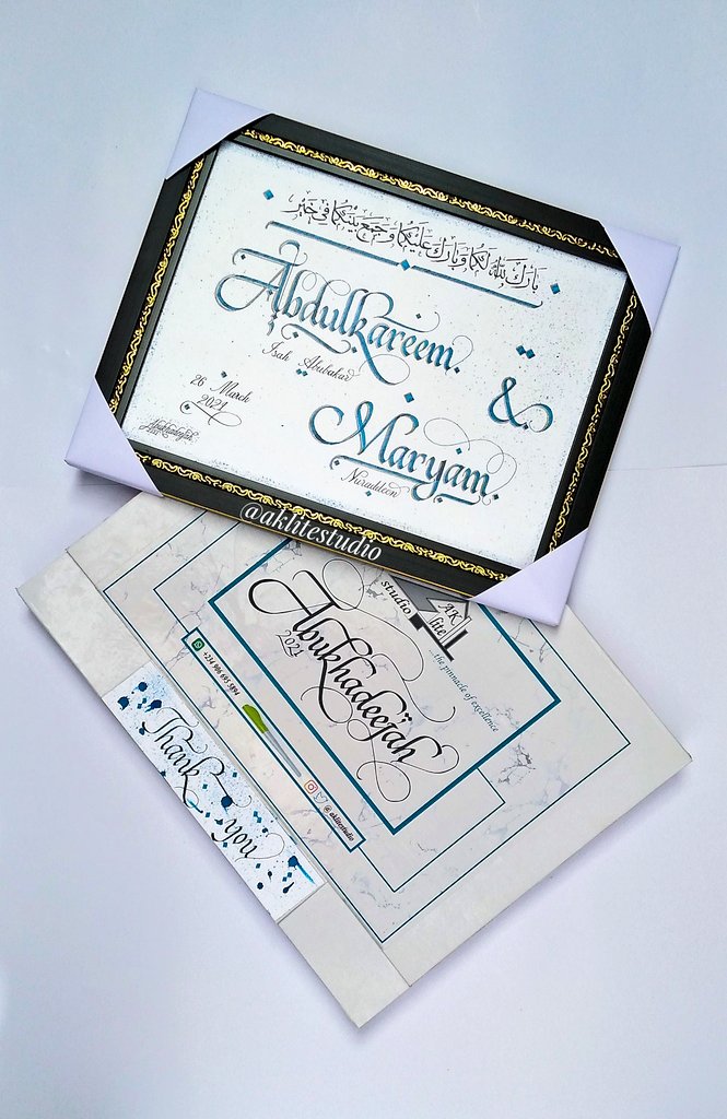 abukalligraphy's tweet photo. New ink x New paper =Amazing result 😍😍😍
.
.
.
credits
▫️English calligraphy &amp; packaging by @aklitestudio 
▫️Arabic typography by @anamuhtarifalkhat app...traced with qalam
▫️Framing by @shaper_ly 
.
.
.
#abukhadeejah #amidreees #aklitestudio #maryam  #abdulkareem #seblester https://t.co/595PVDyAJl