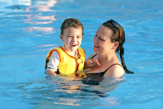 poolsafely's tweet photo. April is #AutismAwarenessMonth and #PoolSafely is dedicated to providing #watersafety tips to parents of children with disabilities. Learn more about drowning prevention and autism: https://t.co/Jl53QdIdb2 https://t.co/bELfJHi06c