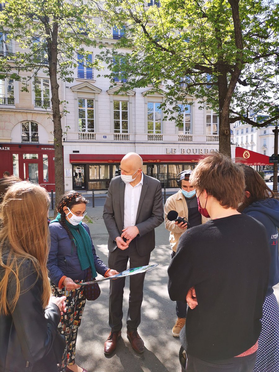 M_Platiau's tweet image. Ce midi, tjrs Place Herriot, échanges passionnants et instructifs avec le député et agriculteur de Meurthe-et-Moselle @PotierDominique qui a notamment défendu récemment l&apos;entrée de critères sociaux ds l&apos;#EcoScore 🌍🤝
Chers députés, on vous accueille à bras ouverts
#OnVousRegarde