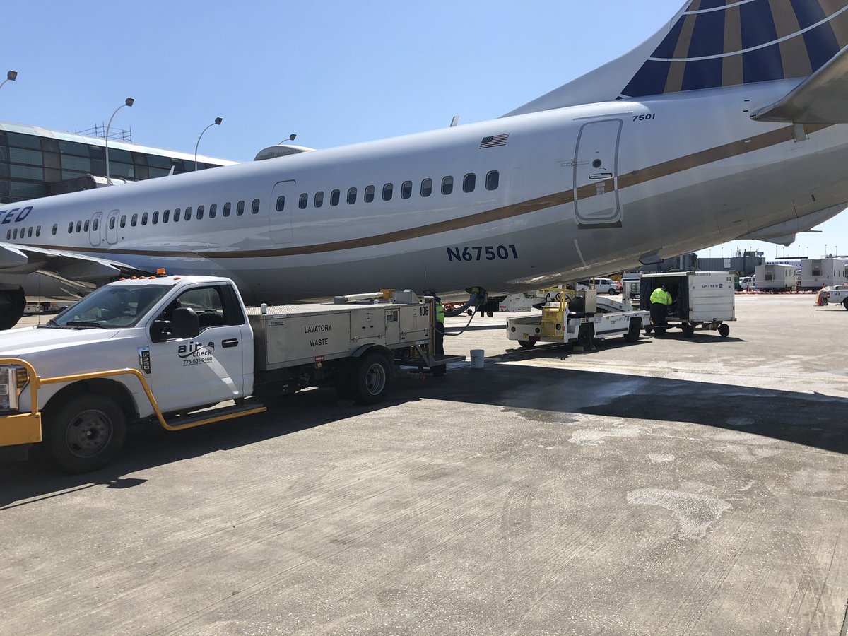 Bdubspub's tweet photo. Taking safety to the MAX! Watching our lav service professionals doing all the right safety steps on our 737-MAX! @AOSafetyUAL @MikeHannaUAL @OmarIdris707 @Bryant_United https://t.co/He5Ibi9njG