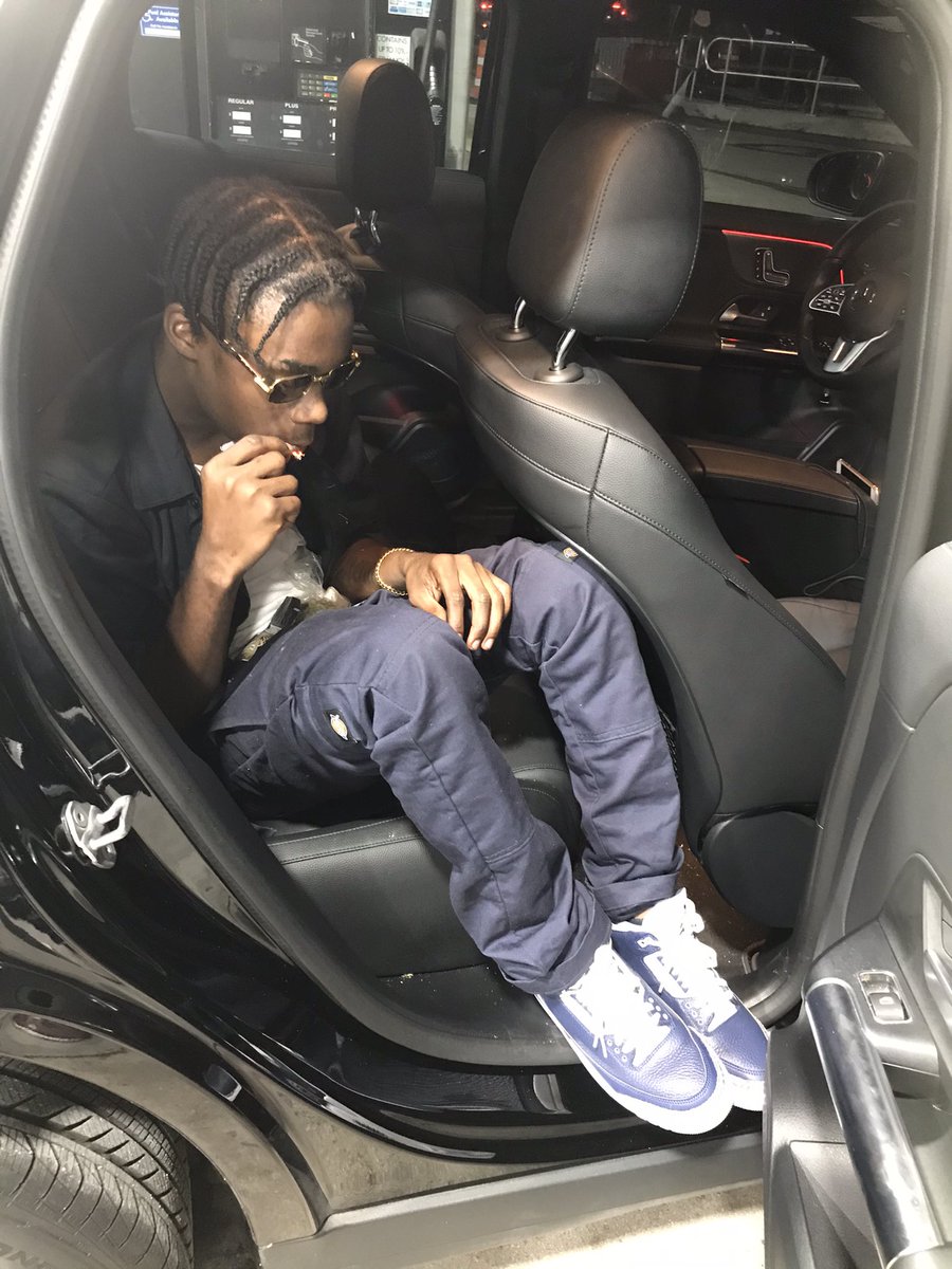 LilMilo274's tweet photo. Young niggas in my city they be wilding they toe 🏷 shit a never be the same I seen my bruddas in a casket 🦅🦅🦅 https://t.co/LjebYWDim1