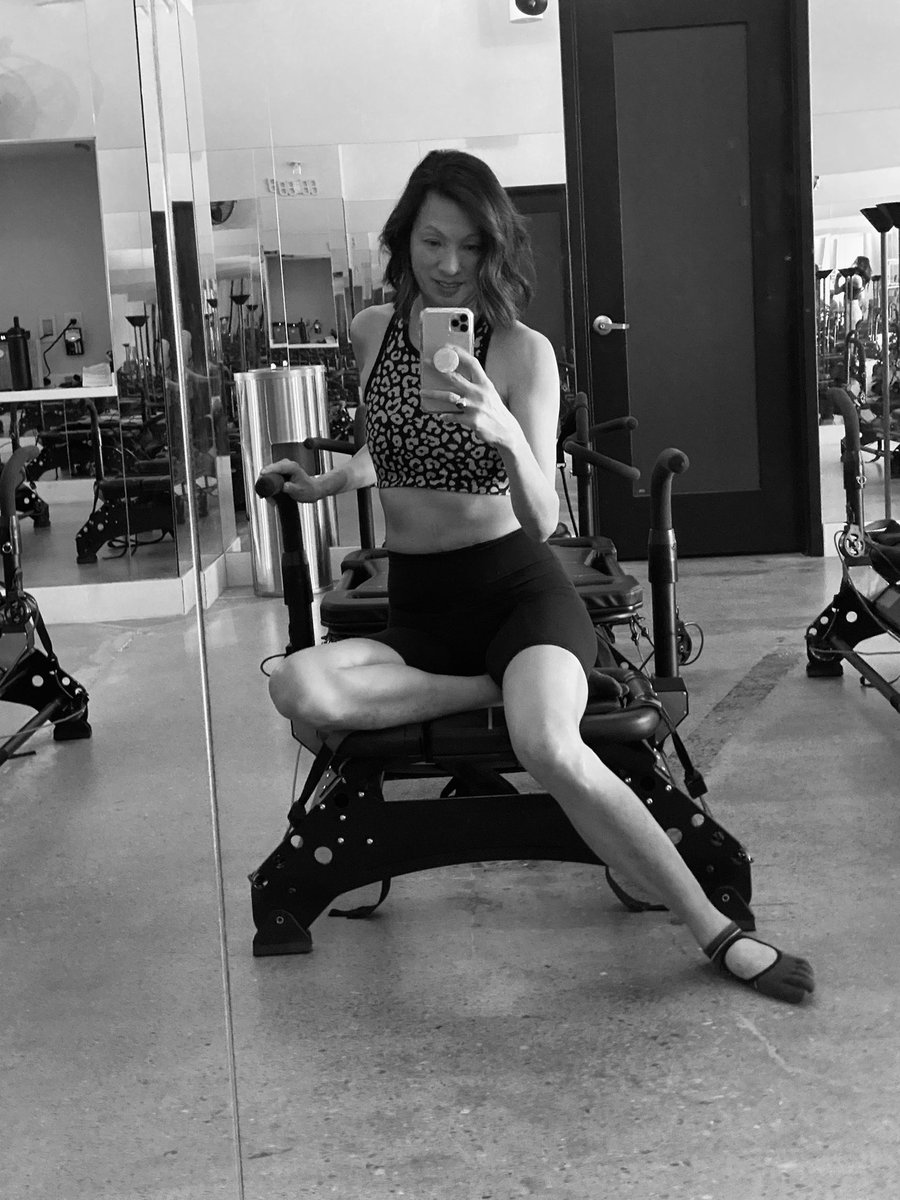 SharonChenTV's tweet photo. #Friyay Itโs the best way to start the day...right at your #core! ๐ฅ it up @plnkfitness
#StraightToTheCore #SetYourBestIntentions #BeYourBestSelf #DoHardThings #StayingFit #StayingBalanced #HealthyMeHappyMe ๐ค https://t.co/sCeAMySzUT