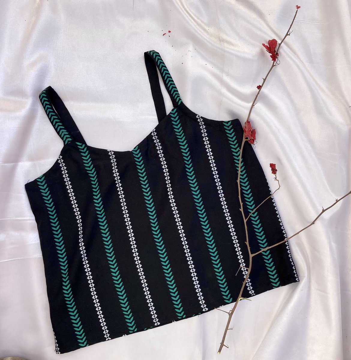 TheAdyaProject's tweet photo. Cute camisole tops, everyone! ✨

#smallbusiness #ShopLocal #supportsmallbusiness #womenowned #VocalForLocal https://t.co/L8y5Q1YEHp