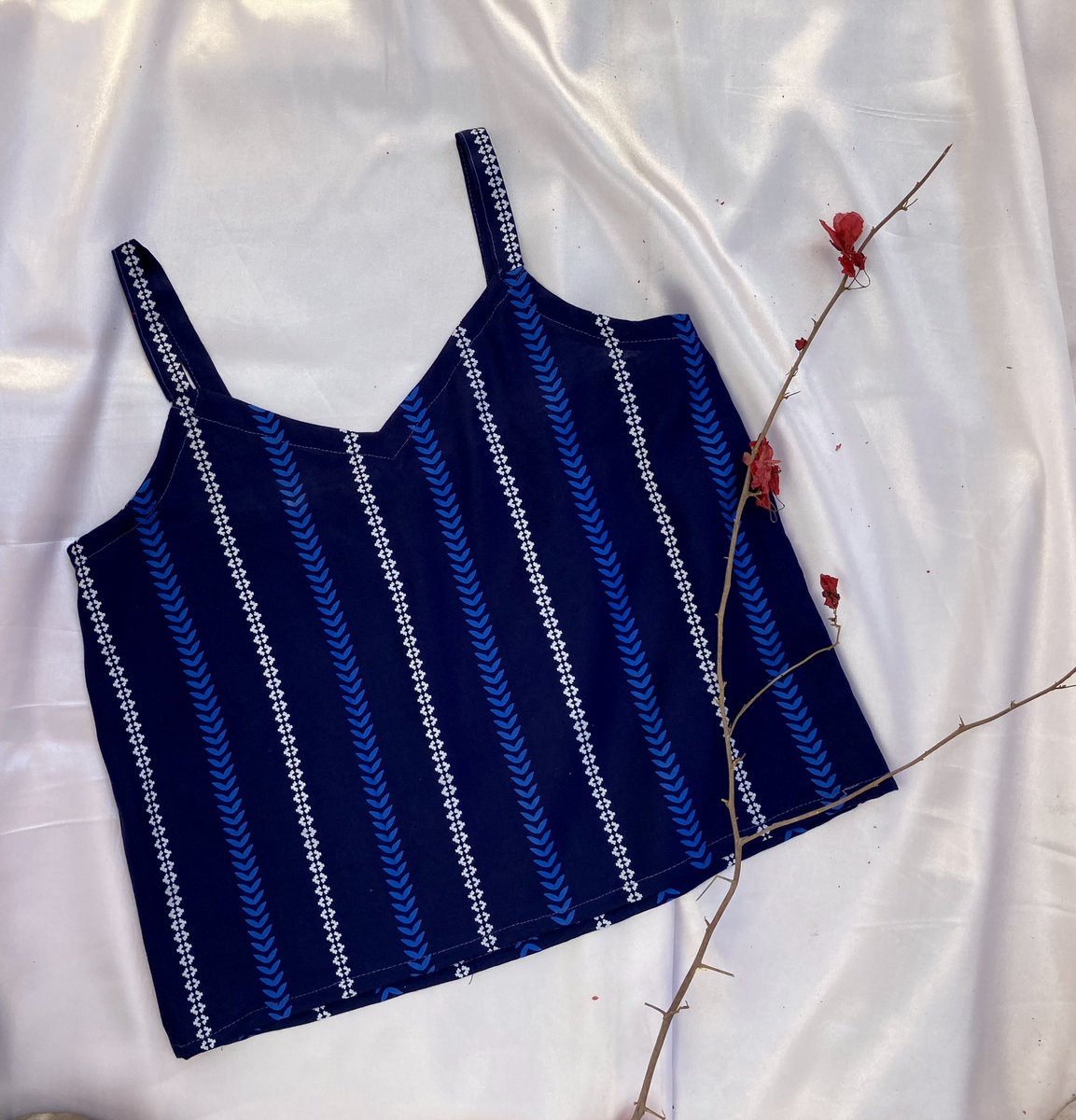 TheAdyaProject's tweet photo. Cute camisole tops, everyone! ✨

#smallbusiness #ShopLocal #supportsmallbusiness #womenowned #VocalForLocal https://t.co/L8y5Q1YEHp