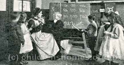 Childrens_Homes's tweet photo. Lots of new pages added for historic institutions for #deaf children https://t.co/wyYnqZUzy8 https://t.co/3n1T36ePg1