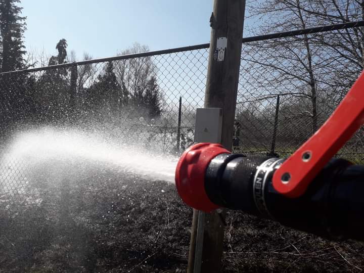 MVollrad's tweet photo. https://t.co/CVgJ3gG9SG In Hasselbach Landkreis Altenburger Land hat es vor 2 bis 3 Tagen einen Brand auf einem Ödgelände gegeben nähere Infos via Link https://t.co/g9acHWqW02
