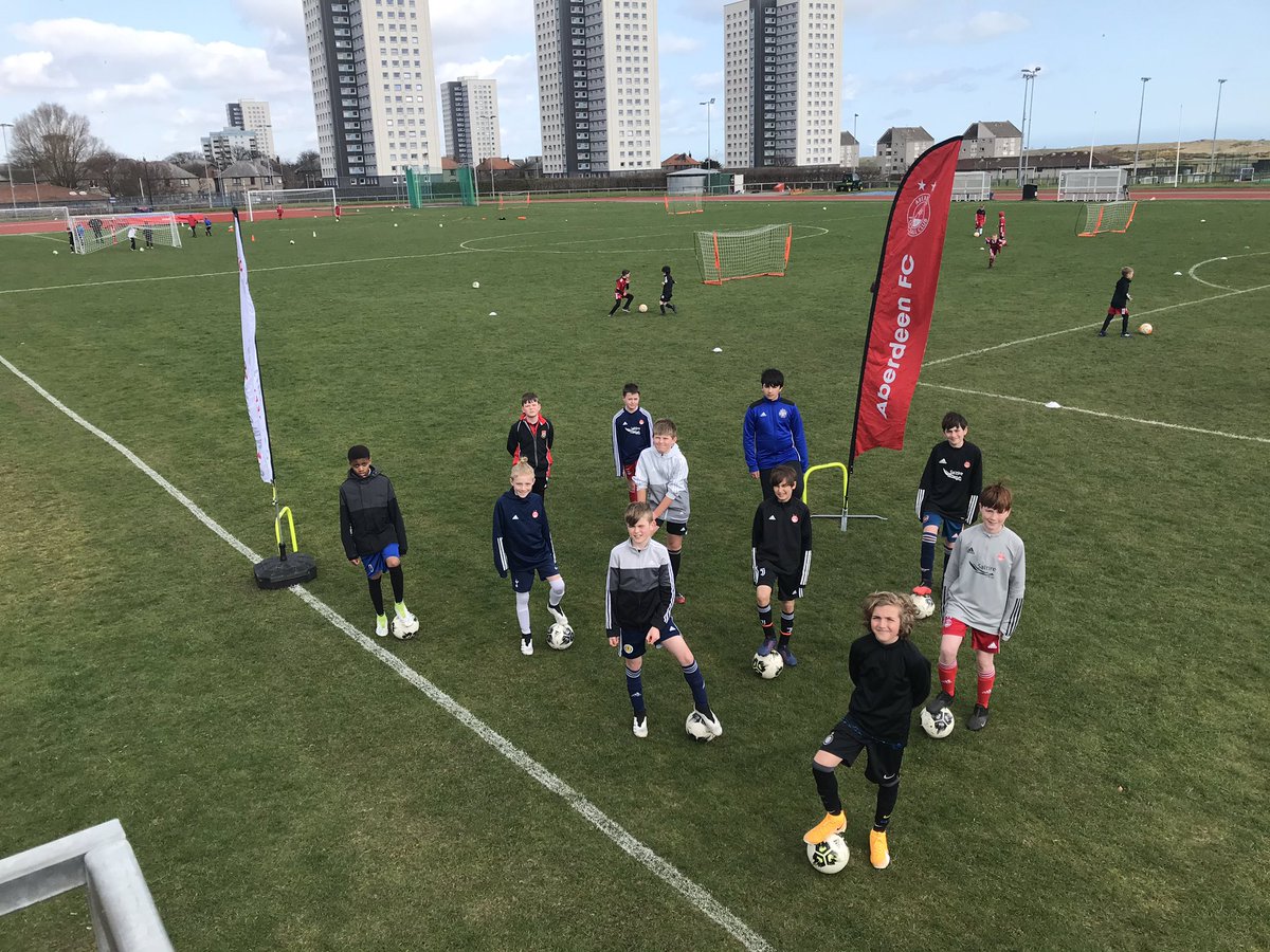 AFCCT's tweet photo. Afternoon groups from our Easter Coaching @asvabdn!
Great effort from all the players attending and we hope you all enjoyed the week πβ½οΈ
#AFCCTEasterCoaching π΄βͺοΈ https://t.co/0j9pBsAjxy