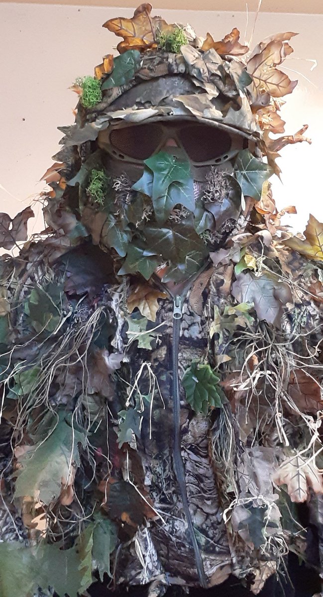 the_sarge1984's tweet photo. Jacket, hat, goggles and gloves.
It's all coming together now.
#Airsoft
#Leafsuit 
#ghillie https://t.co/UT73o7l0iV