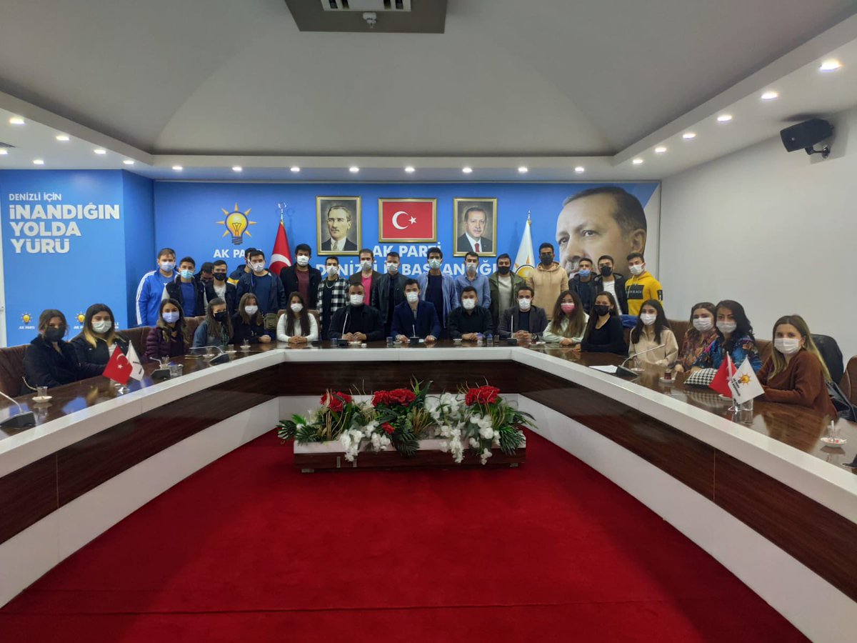 pamukkaleakgenc's tweet photo. Haftalık olağan toplantımızı Denizli İl Gençlik kolları başkanımız Sn. @osmannazlier ve Teşkilat Başkanımız @arcan_coban ile birlikte  gerçekleştirdik.
Güçlü GENÇLİK Güçlü GELECEK 🙋‍♂️🙋‍♀️ 

#PamukkaleninGönülGençliği
#PamukkaleAKGenç https://t.co/YeJruILyuG