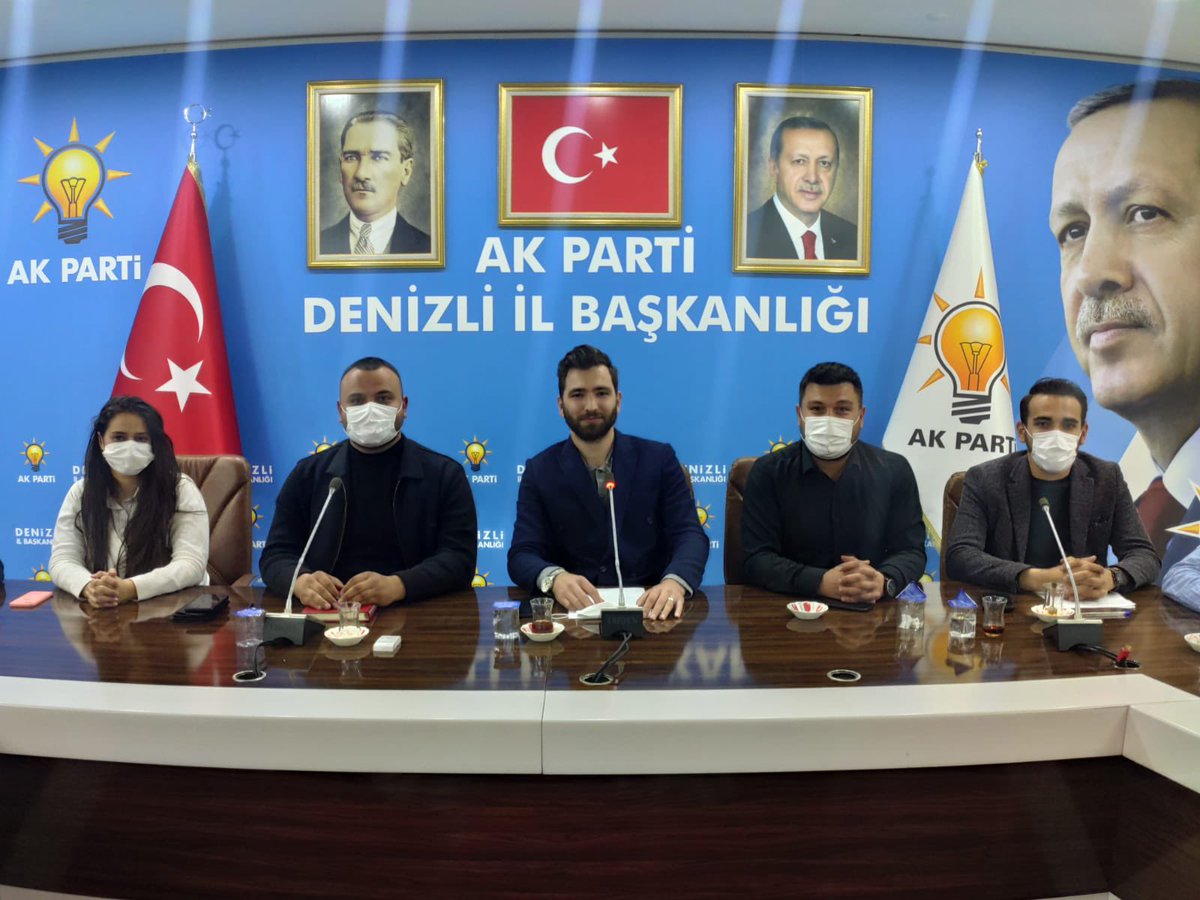 pamukkaleakgenc's tweet photo. Haftalık olağan toplantımızı Denizli İl Gençlik kolları başkanımız Sn. @osmannazlier ve Teşkilat Başkanımız @arcan_coban ile birlikte  gerçekleştirdik.
Güçlü GENÇLİK Güçlü GELECEK 🙋‍♂️🙋‍♀️ 

#PamukkaleninGönülGençliği
#PamukkaleAKGenç https://t.co/YeJruILyuG