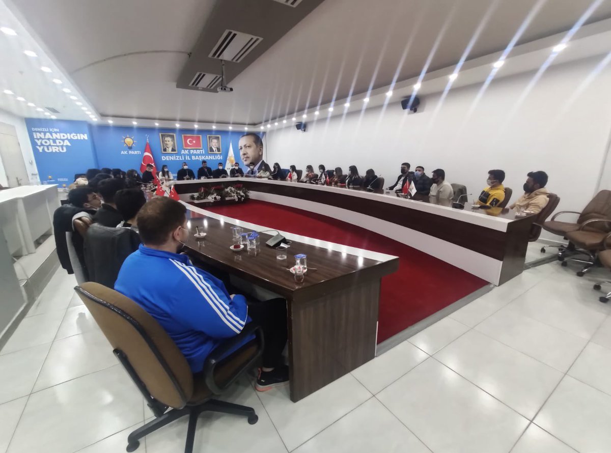 pamukkaleakgenc's tweet photo. Haftalık olağan toplantımızı Denizli İl Gençlik kolları başkanımız Sn. @osmannazlier ve Teşkilat Başkanımız @arcan_coban ile birlikte  gerçekleştirdik.
Güçlü GENÇLİK Güçlü GELECEK 🙋‍♂️🙋‍♀️ 

#PamukkaleninGönülGençliği
#PamukkaleAKGenç https://t.co/YeJruILyuG