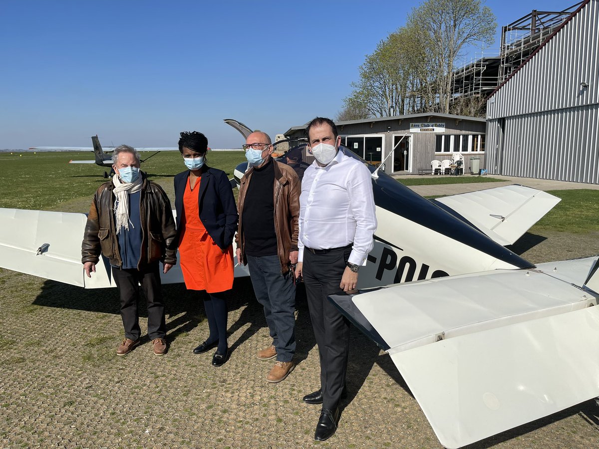 rezeg_hamida's tweet photo. 🚗TourismeTour en @Departement77 à l’aérodrome de #MeauxEsbly à la rencontre des associations aéronautiques touchées par la crise sanitaire. Malheureusement beaucoup d’évènements aériens annulés ✈️
➡️Tourisme d’affaires 
➡️Tourisme https://t.co/BJ2S6lPNoz