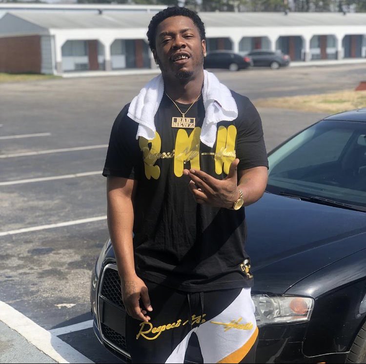 CMoneiiMusic's tweet photo. It’s a must I S/O my bro @BadNewzdaBos for #Supporting the #MoneiiIzTheMotive™️ brand and rocking the #RespectMyHustle🤑™️ line. “They ain’t gotta like it, but they will #RespectMyHustle🤑™️  #SimpleNotFlashy  #MoneiiIzTheMotiveApparel  #NewApparelAlert  #Explore 💯💯💯💪🏾 https://t.co/2ZSbbOB7wU
