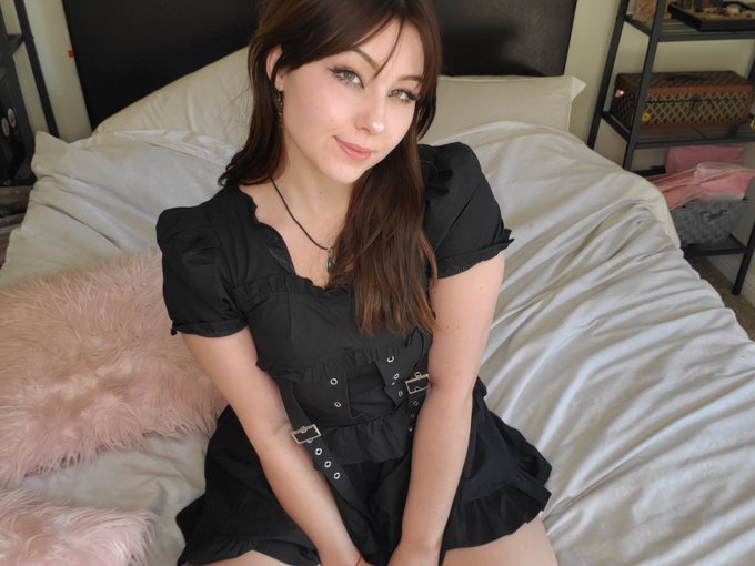 I look so innocent tf https://t.co/NW4teucG8V<a href="/tag/footfetish"class="tags"><span>#footfetish</span></a><a href="/tag/footworship"class="tags"><span>#footworship</span></a><a href="/tag/dirtytalk"class="tags"><span>#dirtytalk</span></a><a href="/tag/homewrec"class="tags"><span>#homewrec</span></a>