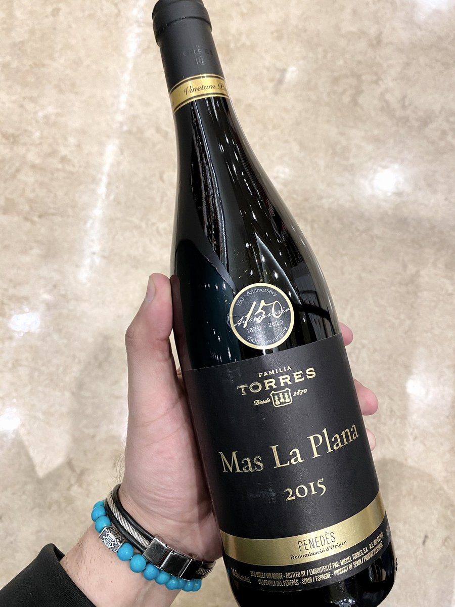 42 years ago. A legend was born @TorresWines Mas La Plana was a daring project way ahead of its time. The absolute embodiment of the experience and legacy of a timeless wine whose origins cross the threshold where history becomes legend. Read on the GRAM! $69.95
#LCBO #MasLaPlana