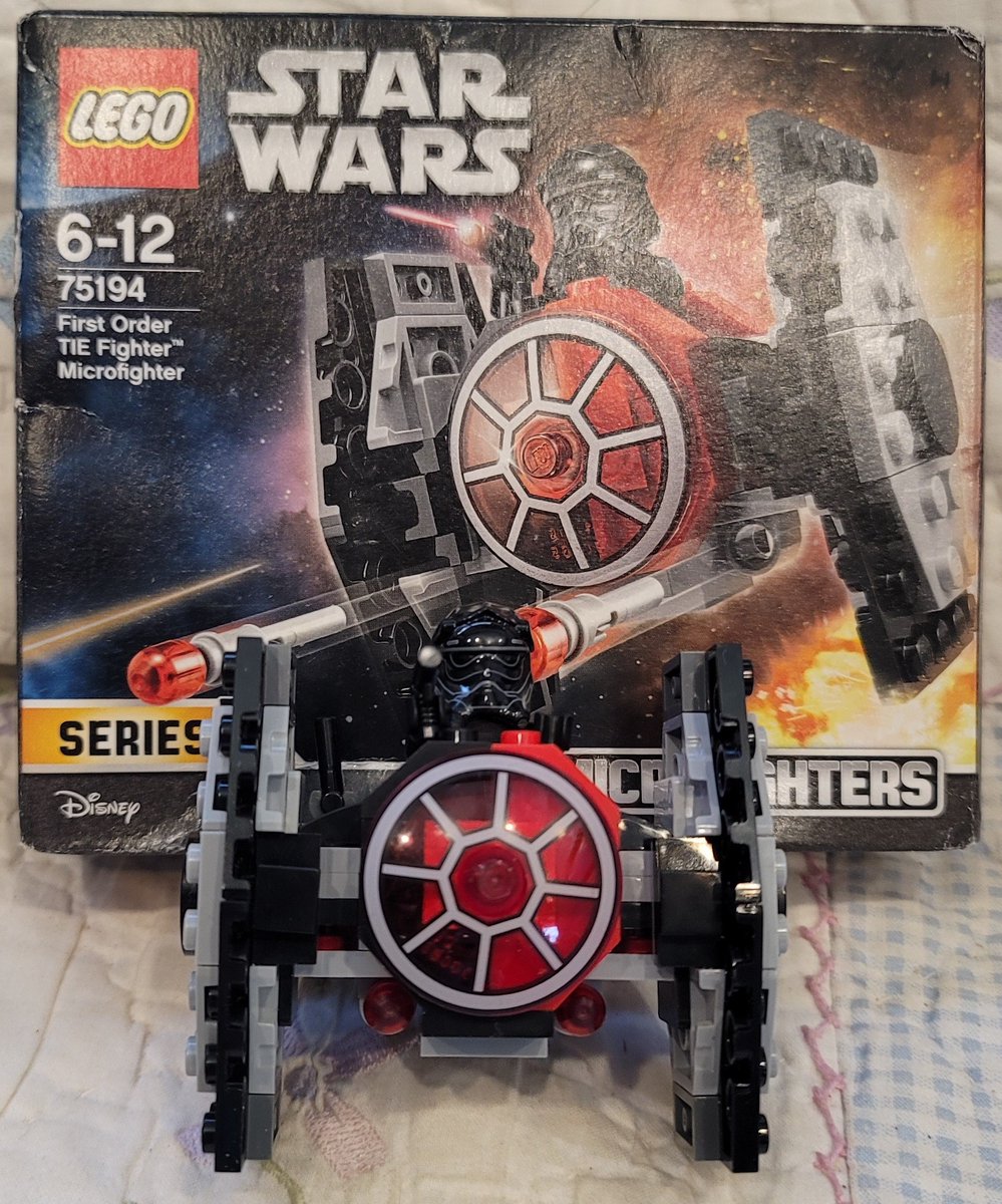 Redneck_N_IT's tweet photo. Thank to you #SquaredUp, it's been ages since I've built some Legos and I love Star Wars! https://t.co/XdjEnQ26ik