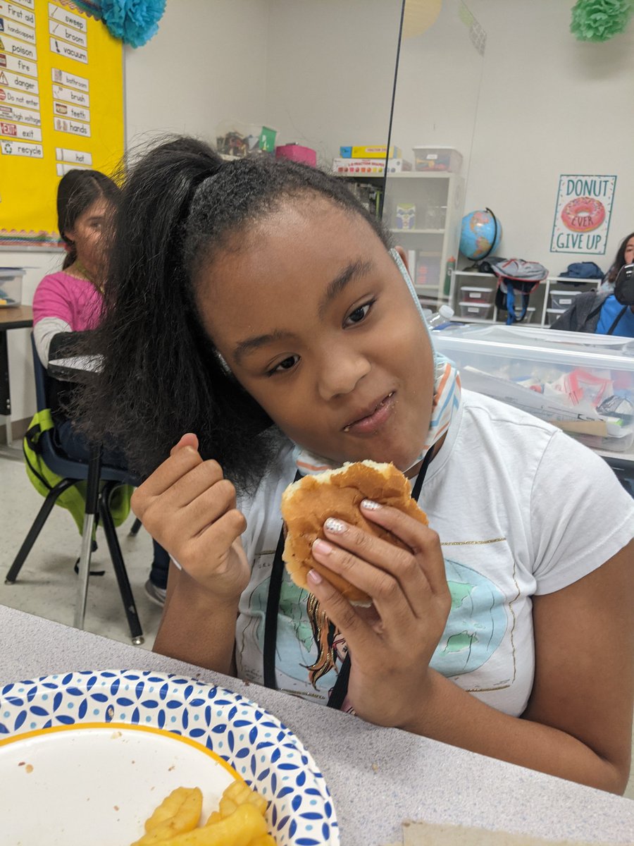 Ms.Reznick tweet media