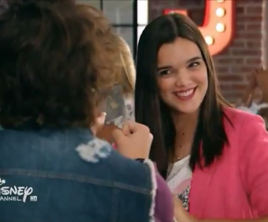 TPelfi's tweet photo. Hermosa, tierna y re graciosa escena Pelfi.😍💞 https://t.co/fik7XXT3aF