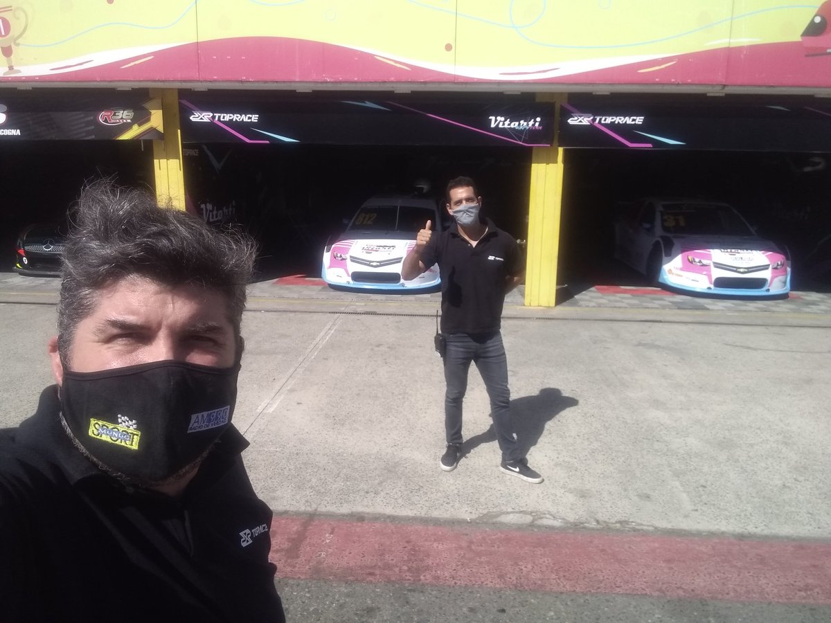 Comenzando otra temporada de @topraceok junto a mí amigo y compañero <a href="/cnianco/">Christian Ñanco</a> frente al primer equipo del automovilismo argentino integrado completamente por mujeres <a href="/SVitarti/">Vitarti Girl's Team</a> Vamos a meterle furia que nos espera un año espectacular!!!!
