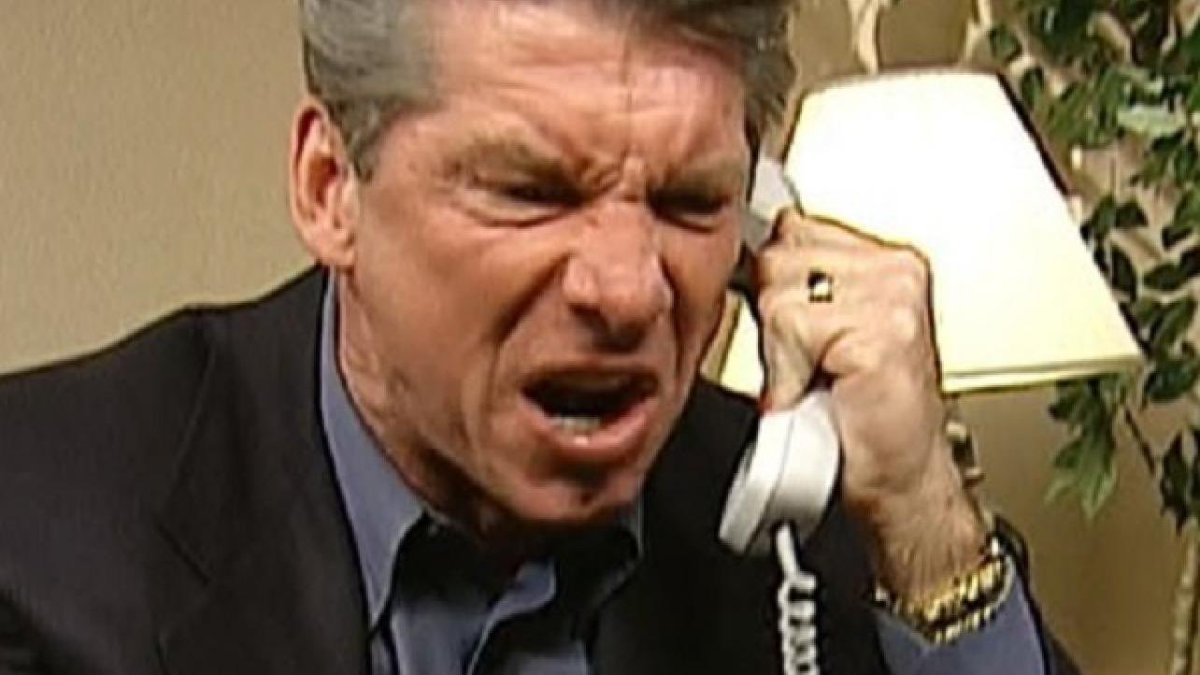 dailywildfights's tweet photo. Vince McMahon right now after he heard that Chris Jericho will be on Steve Austin broken skull session #thisaintgood 😆 😂
It no fooling here https://t.co/fbCtZpZqRK
