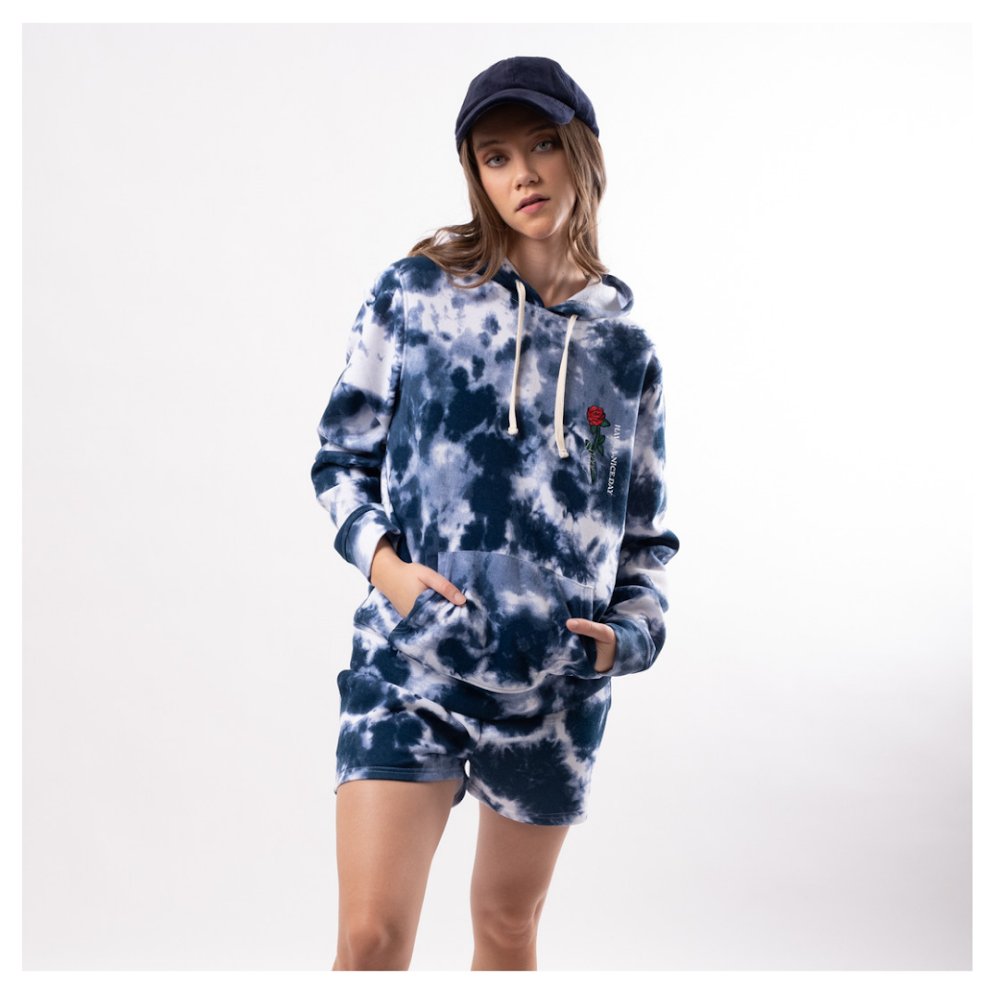 brooklyncloth's tweet photo. Check out some of our amazing new picks for transitional weather season &amp; fresh spring fits so you'll be on trend this season. 🌹✨
__
#BKCL #hoodiesforher #womensfashion #hoodiestyle #sweatshirts #fashiondaily  #brooklyncloth #newdrop #sweatsuits #tiedyeforher https://t.co/OMxZnFG6FZ