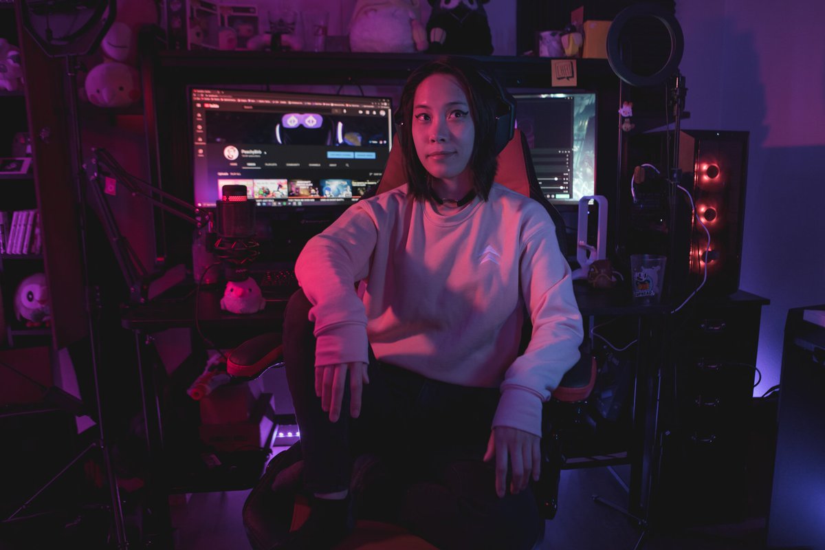 itsPeachyBirb's tweet photo. Am I more gamer yet? 👀 New Statboost sweaters (more colors soon, check statboosthq on Instagram!) Use my code PEACHLING to get 10% off your purchase! ☺
.
Photo Credit: bearbulb on Instagram! 📸
#statboosthq #statboost #sponsored #Streamer https://t.co/ZKQ6SoBul4
