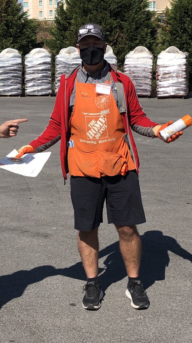 MikeBennett1213's tweet photo. RVP Recognition and Badges for Gene, Scott and Jackie! Thanks so much for going above and beyond during the ice/snow storms in NWA! We are so lucky to have each and everyone one of you at 8445 and with HD! #HDValues https://t.co/0y4lGq2ELN