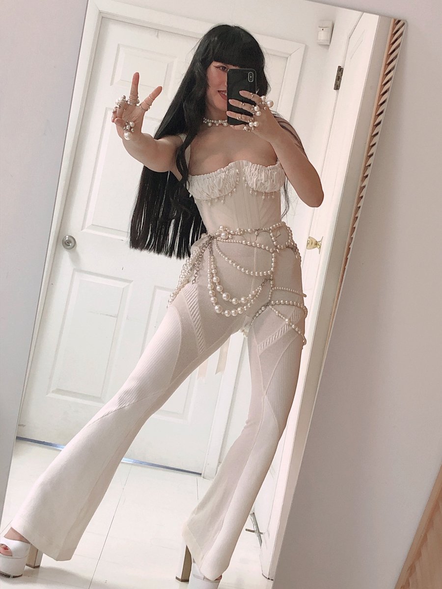 creepyyeha_'s tweet photo. <3 Likeadrugg https://t.co/k4gGGL3uvz