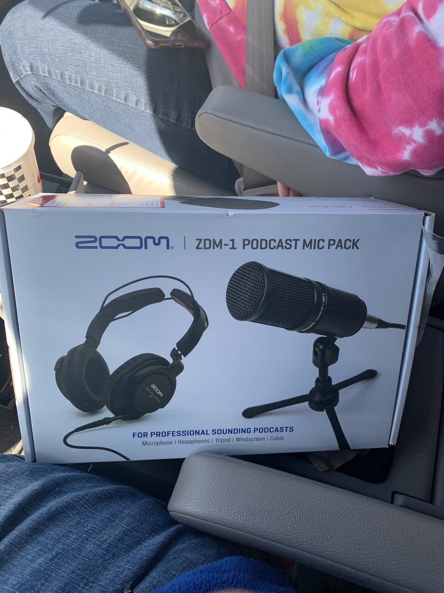 BigTom1122's tweet photo. Everyone’s got a Podcast, why not?! Lifefat2LifeFit coming soon! #LifeFat2LifeFit #LoveRelentessly #FocusedNotFinished #ThroughTheWork #FearlessMotivation #BuffaloStrong #workout #fitness #mindfulness #BeHereNow #mindset #love #dreams https://t.co/2zaTlgRTUg