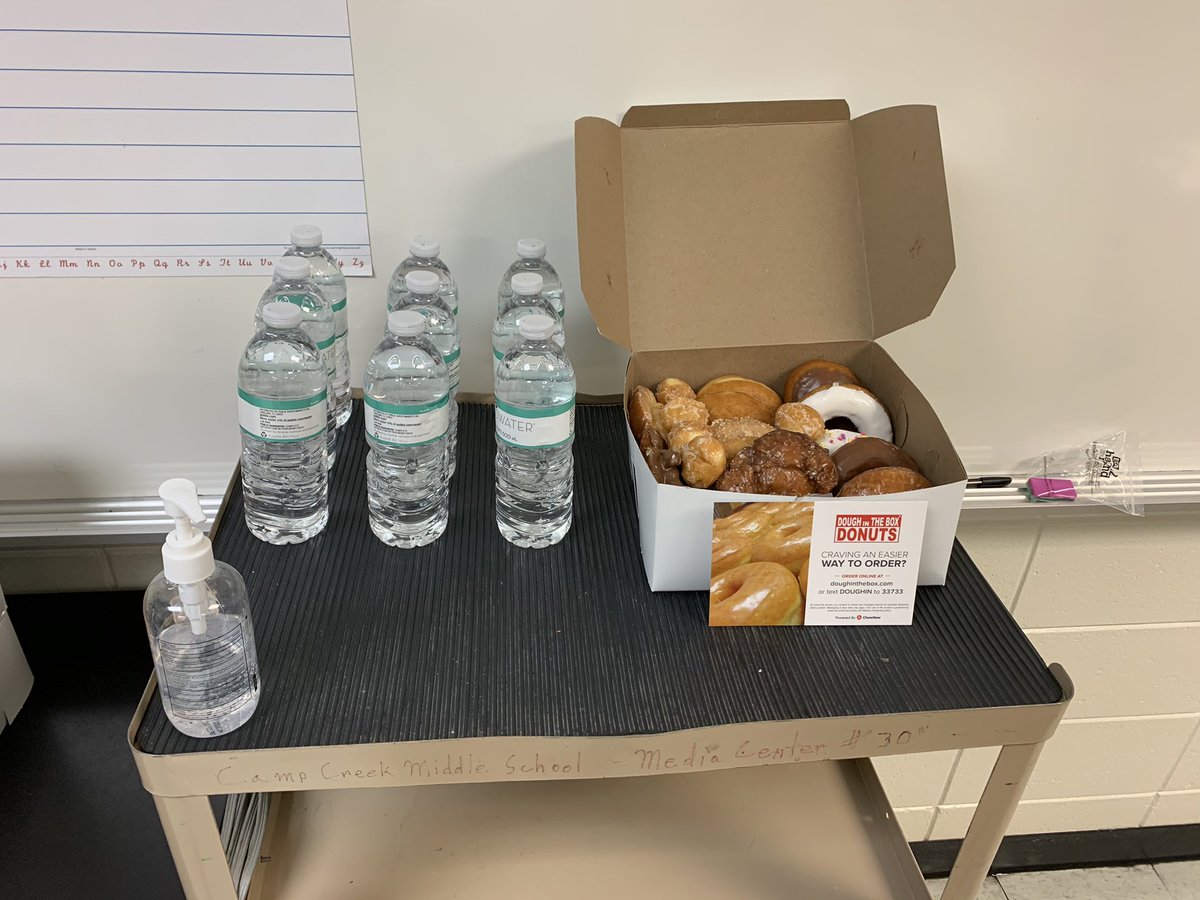 LewisJustyce's tweet photo. #MeanwhileAtTheCreek
In celebration of Kindness Week, @KrystalRainey & I provided breakfast for the 8th grade team and the @CCMSScience department!
#FCSZone3PBIS
#PBISKindnessWeek https://t.co/L6QIzKgbQm