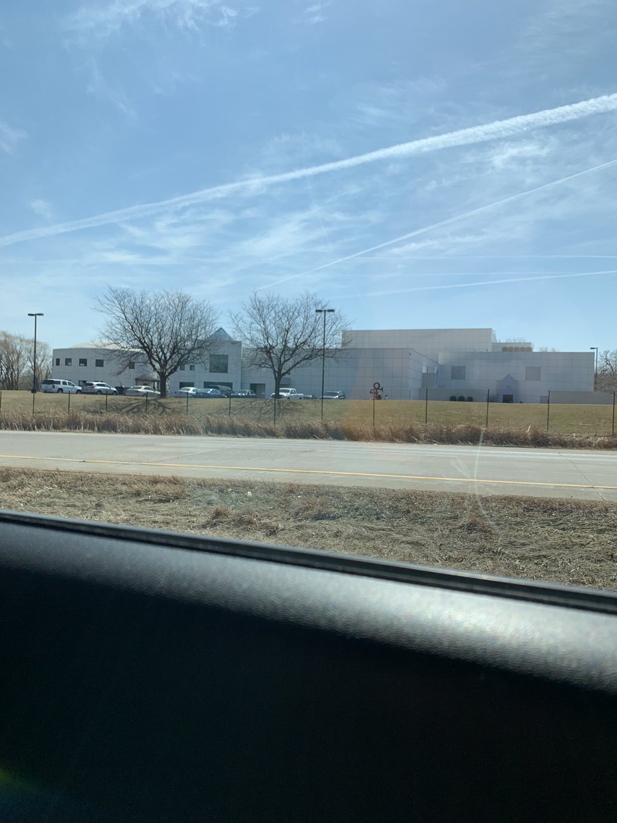 prettyyoungbru's tweet photo. HELLO FROM PAISLEY PARK https://t.co/HOQYZnxbCu