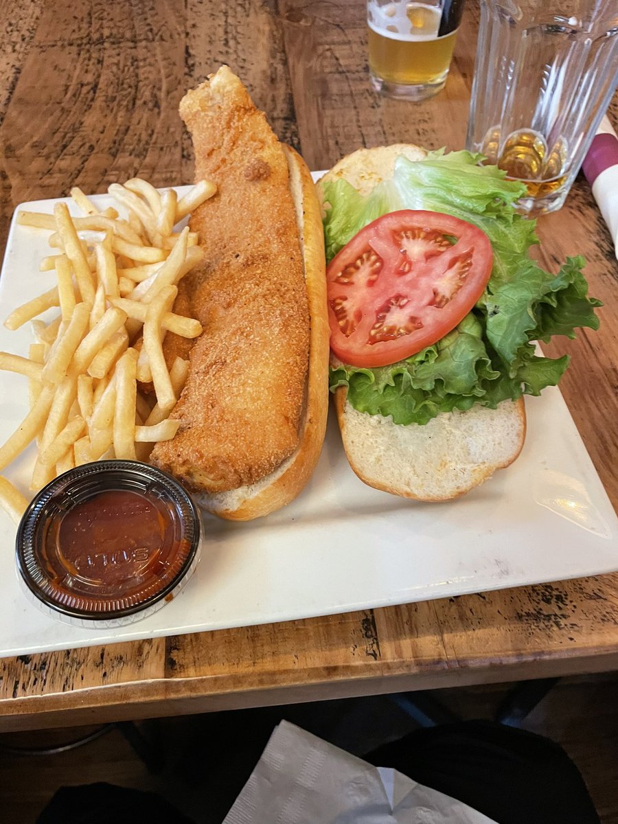 TheRick815's tweet photo. @TheCodfather20 @Lot17Pgh Had the pleasure of dining with the @TheCodfather20 at @Lot17Pgh   Outstanding 🐠 sammich https://t.co/vg93lRRiAS