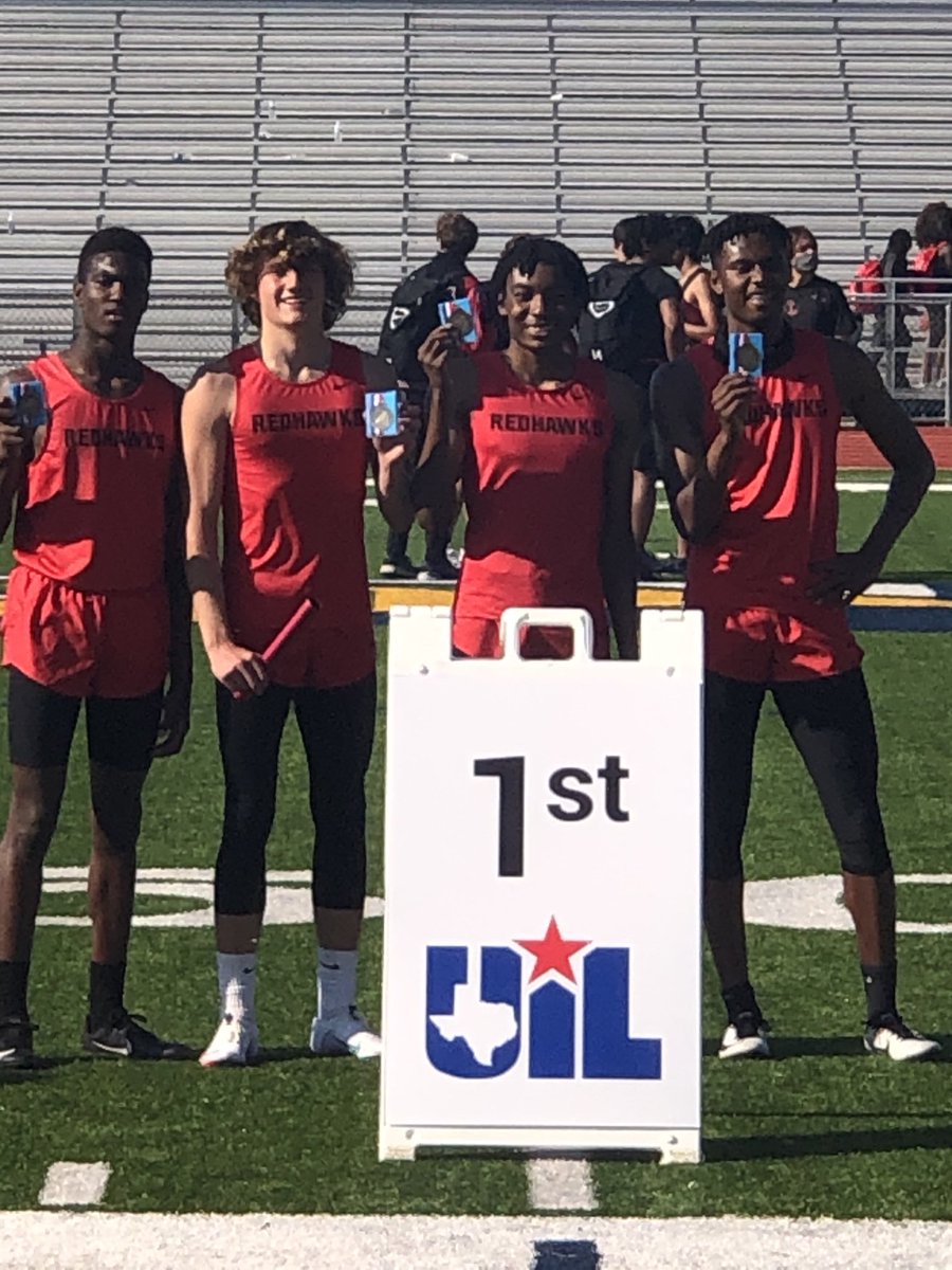 breturbine's tweet photo. 4x400 relay district champs!@redhawkspeed @LHSRedhawks @kheravay @CoachgregChip @Friscoisdsports @coachswinnea #lhs #redhawkspeed #stillnotdone #areabound @LibertyWingspan @prestonurbine https://t.co/3YwaaynRWT