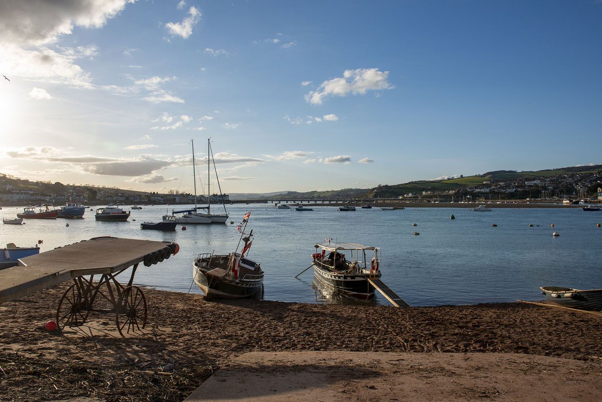 A glorious evening at Teignmouth in Devon. 

#sunset #Teignmouth #devon #visitdevon #holidaysindevon #devonlife