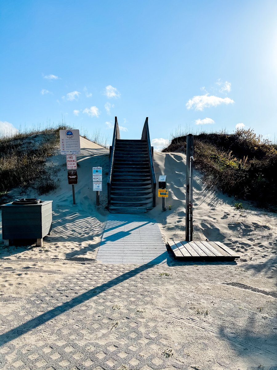 obxbeachaccess's tweet photo. Featured beach access: Loggerhead Street in Nags Head 🌊✨ https://t.co/TWYBO0vtu9