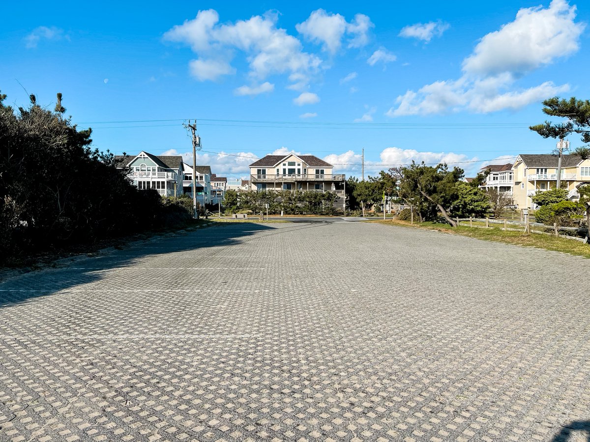 obxbeachaccess's tweet photo. Featured beach access: Loggerhead Street in Nags Head 🌊✨ https://t.co/TWYBO0vtu9