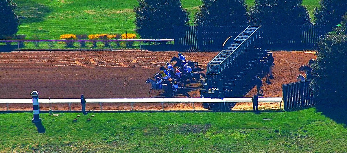 S_EckhardtTV's tweet photo. Sums up my day!  Perfect!  @keenelandracing from above in WLKY Chopper HD. @WLKY https://t.co/aOUJKt4CV2