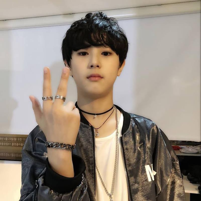 pledisboys_py's tweet image. [INFO📰]

Kim Seungkyun pasó la ronda final de audiciones de Pledis en enero de 2019. ¡Es un estudiante de cursos de canto de la Academia BornStar, donde idols de grupos como GOT7, IOI, LOONA, INFINITE y Aespa también asistieron antes de firmar!

#pledis #pledisboys #trainees