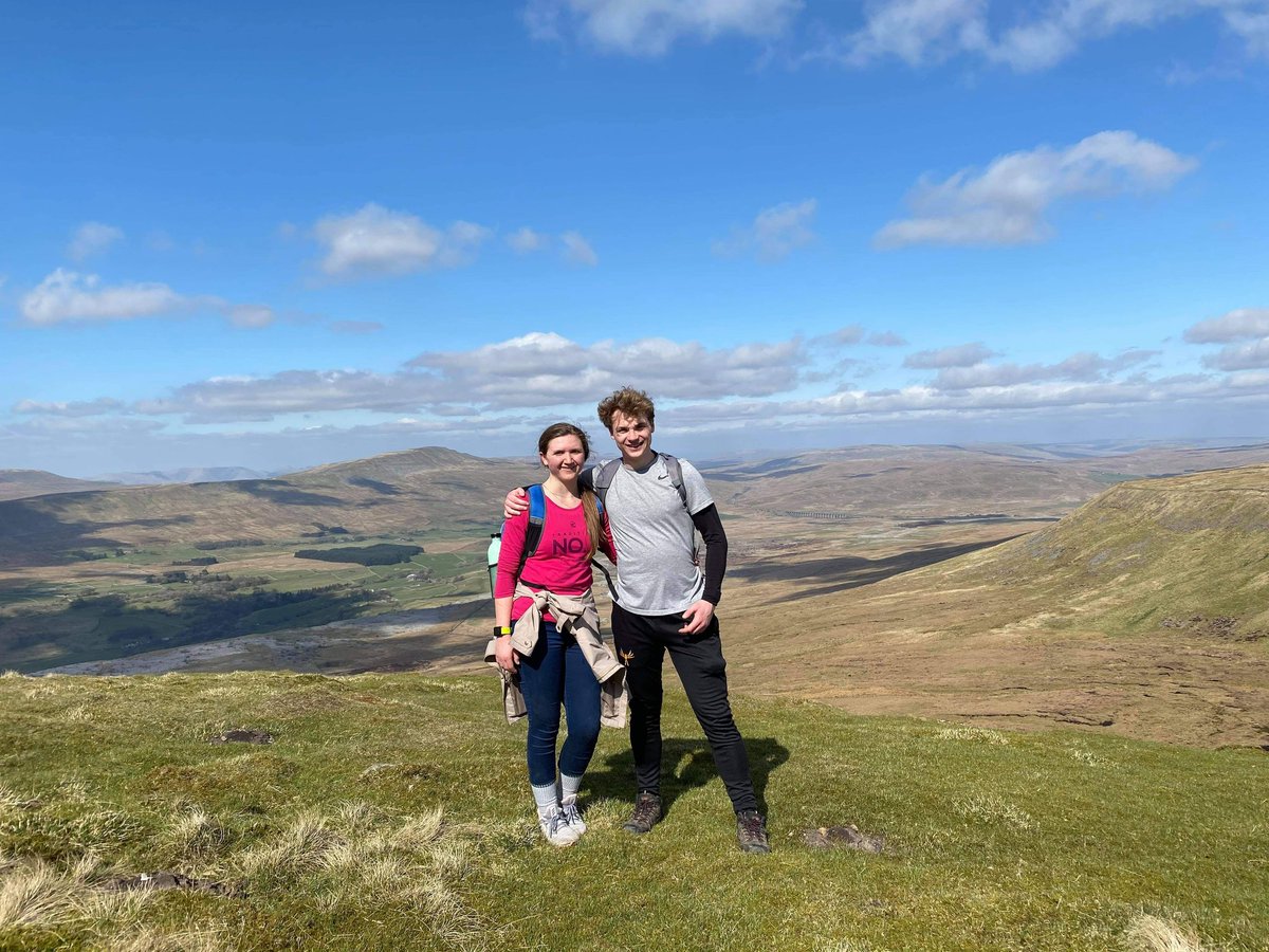 AmeliaAllerton's tweet photo. Started the bank holiday with the Yorkshire three peak challenge, 3 summits, 24.5miles in 9hrs25mins ⛰️🌄 https://t.co/aJnkyyzkcQ