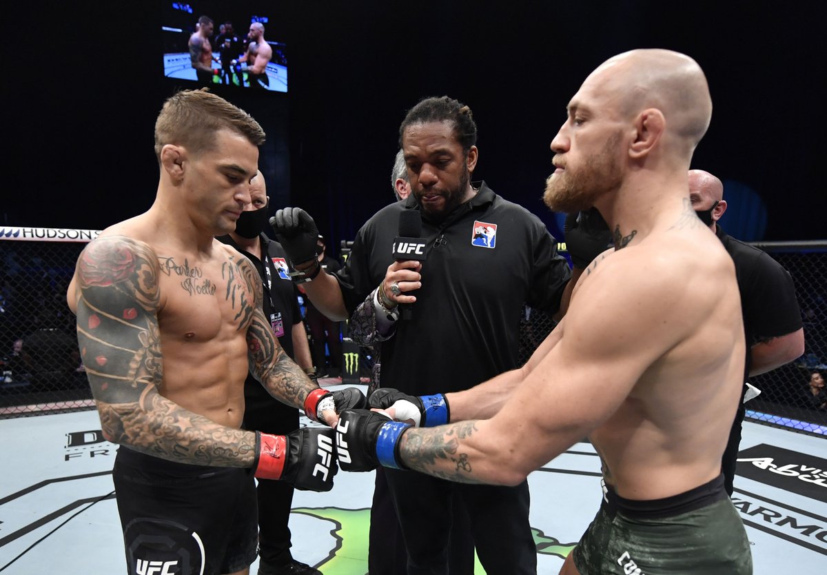 MMAFighting's tweet image. Dustin Poirier signs contract for trilogy with Conor McGregor at UFC 264 (@DamonMartin) mmafighting.com/2021/4/2/22364…