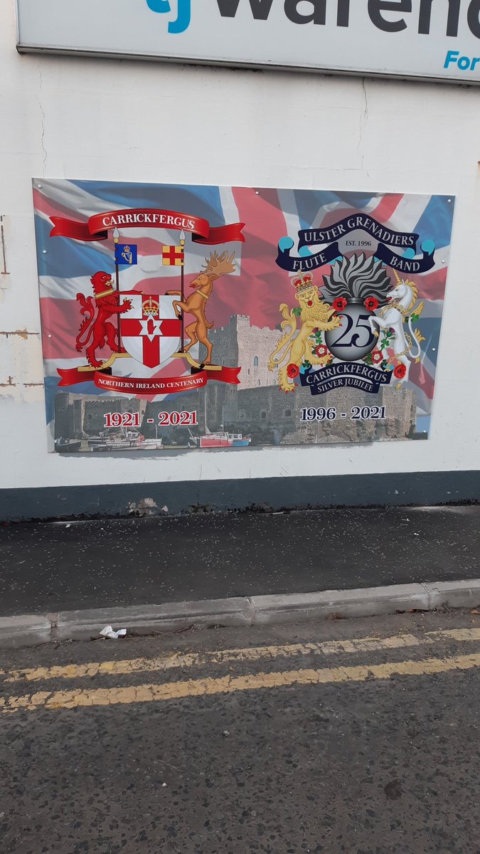 Wazza87NI's tweet photo. Carrickfergus this evening. Northern Ireland 100th and Ulster Grenadiers 25th. https://t.co/NE9ZDOyYAz