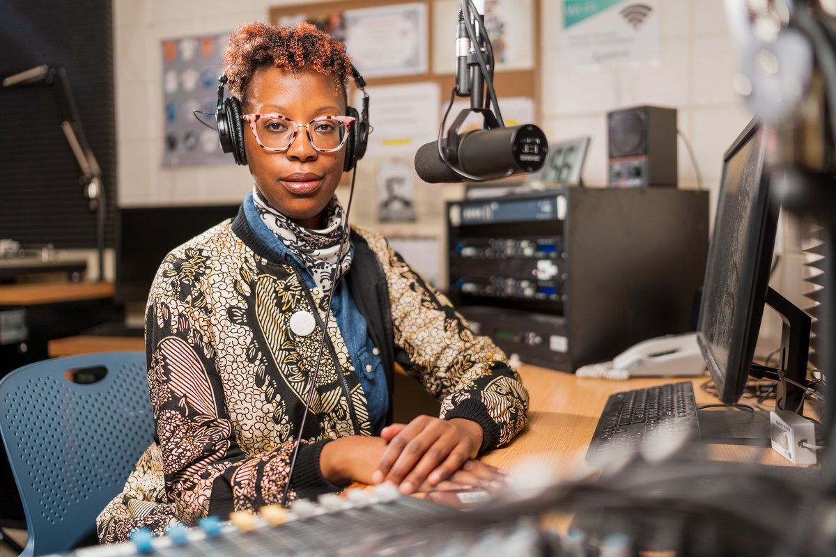 auggiemfa's tweet photo. Please help us celebrate the winners of our George Floyd Memorial Award: Valerie Deus &amp; Hawo Jama. The award supports writers who show great promise in their ability to further dismantle anti-Black racism, racism, and white supremacy. https://t.co/Ncpe3dcE9m. https://t.co/M6rTV1sRvC