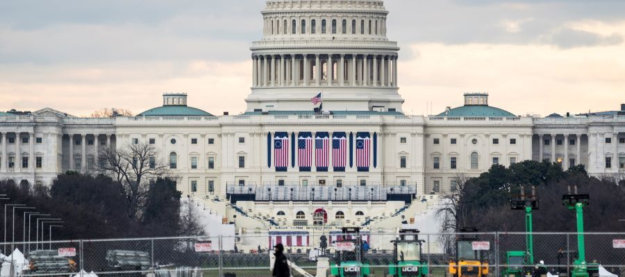 A3Noticias's tweet photo. Uno de los policías atropellados en el Capitolio ha muerto y también el autor del ataque. La Policía descarta por ahora que esté relacionado con terrorismo https://t.co/fCKn4M6SzD https://t.co/U7qf60dC4t