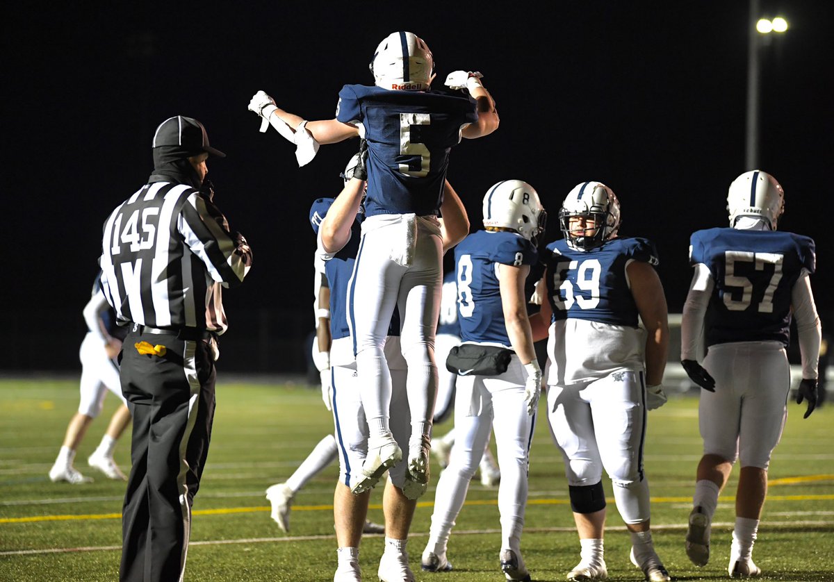 BigMas63's tweet photo. Thursday Night Lights - Avalon (1) @ChampeKnightsFB https://t.co/P4IB7vBewt