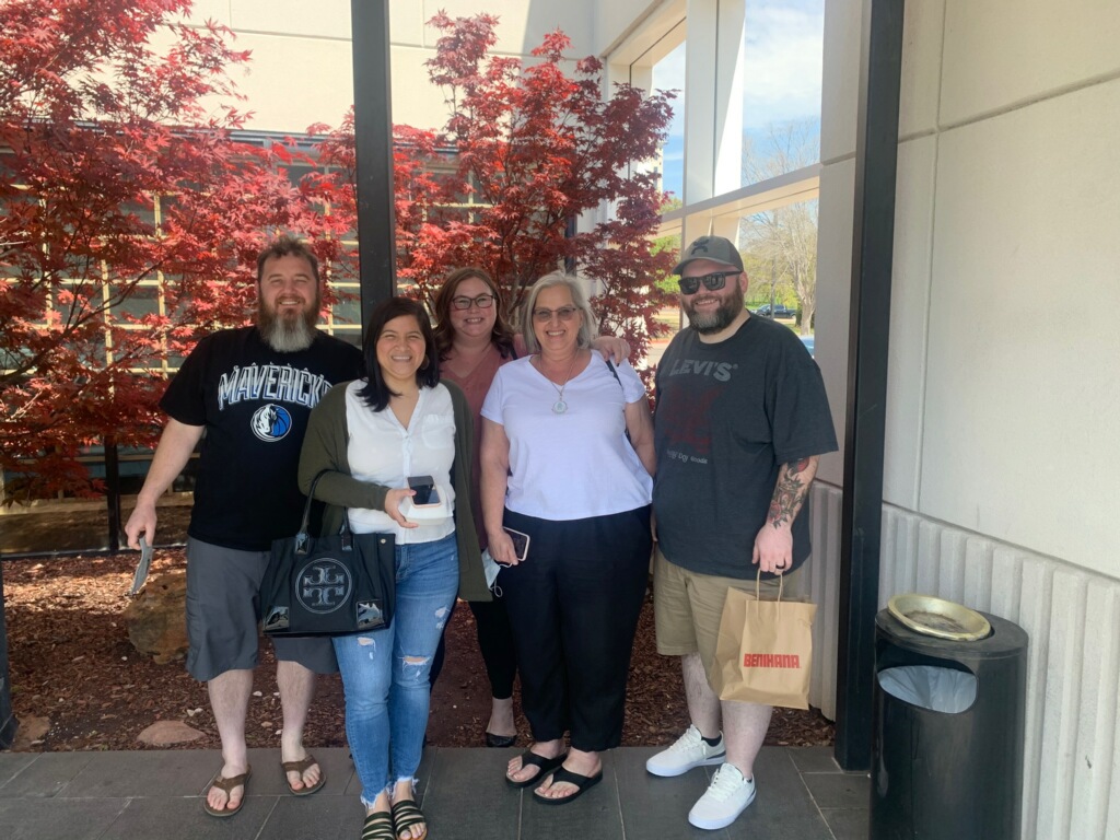 freedom_trans's tweet photo. Our whole Texas family! #freedomtransdedicated #Txteam #FreedomStrong #logistics #greatlookingpeople https://t.co/3zUpa2NtOv