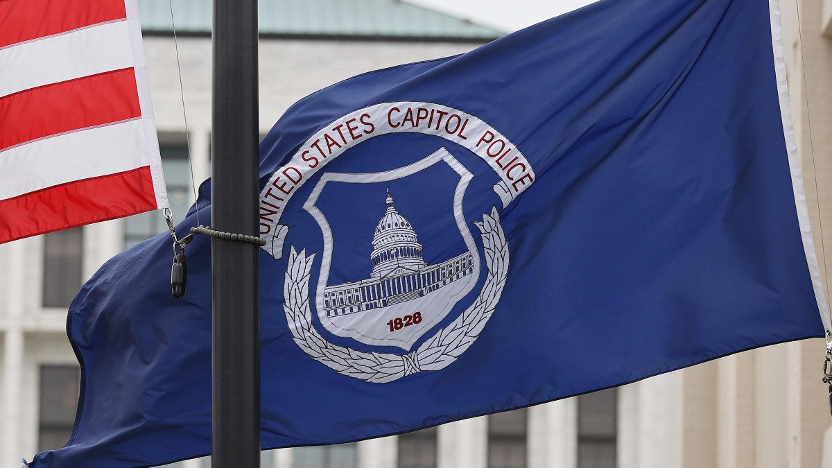 We give our sincerest condolences to the <a href="/CapitolPolice/">The U.S. Capitol Police</a> after the loss of one of their officers in today's attack on the #Capitol. <a href="/ArlingtonVA/">Arlington County</a>