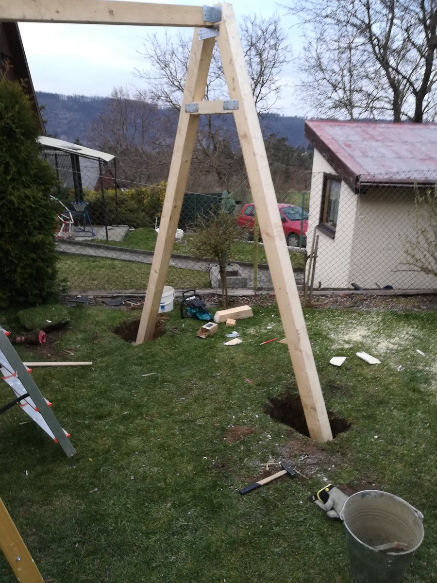 MartinFejt's tweet photo. Ale myslím, že se zadařilo a základy na projekt #Houpacka jsou již v betonu 😊💪 https://t.co/Usp1QQe4FX