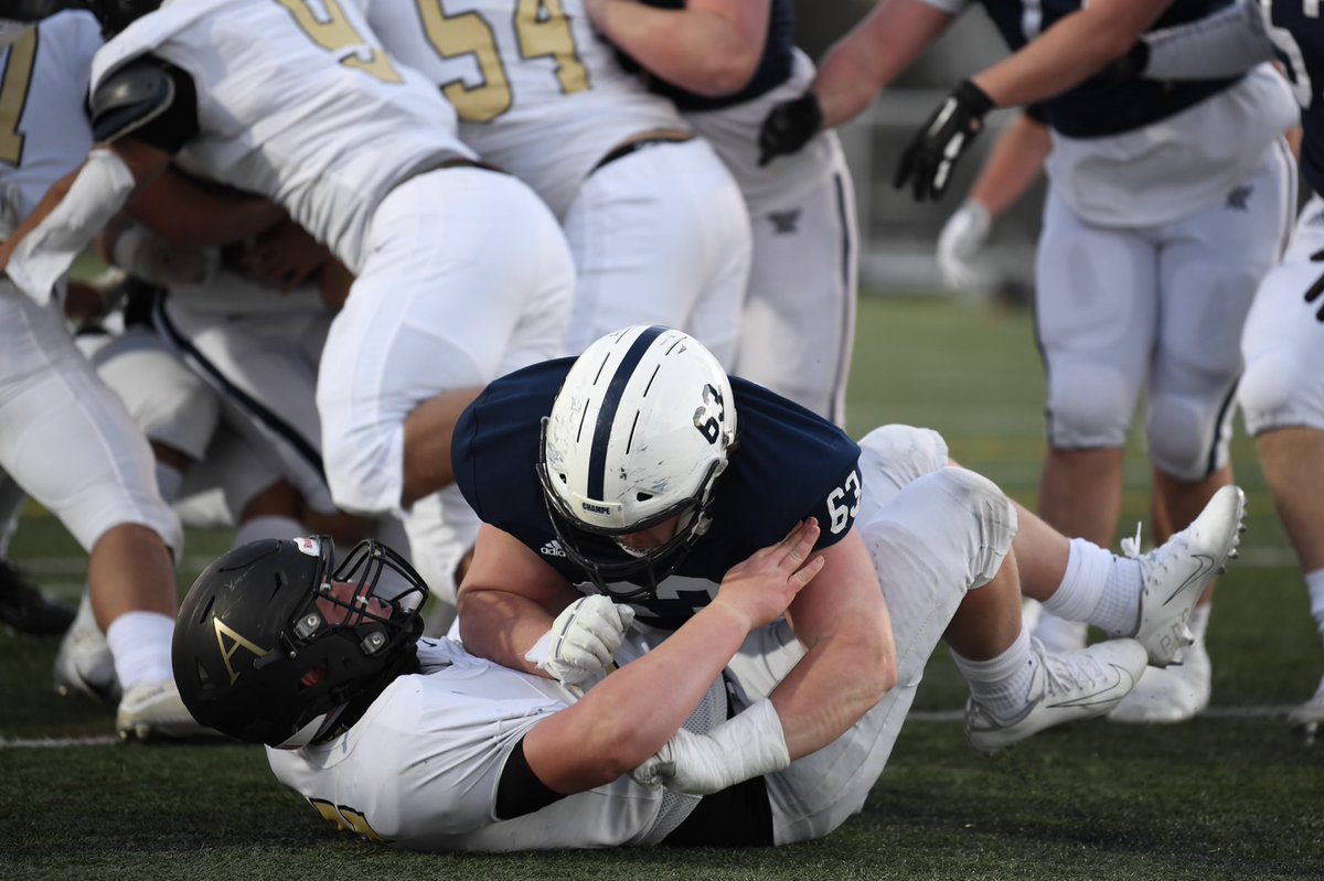 BigMas63's tweet photo. Thursday Night Lights - Avalon (2) @ChampeKnightsFB https://t.co/CmshWHisCG