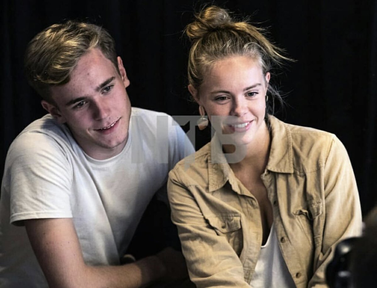 Herefortarjei's tweet photo. MY HEART CANT HANDLE THIS https://t.co/ZJrtZb5Tla